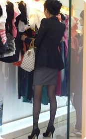 街拍成熟OL的黑丝袜