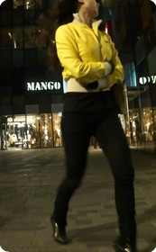 长腿包臀紧身布裤少妇