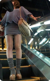 清纯美眉好俏皮