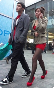 超长街拍,红衣黑色美女,你的内裤是否也是红的