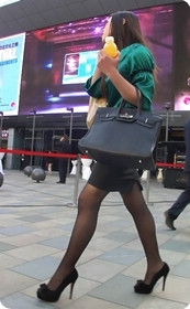 细高跟细腿黑丝少妇