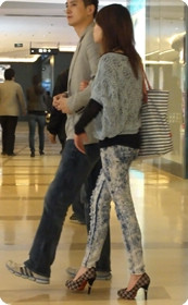 包臀紧牛小妹视频