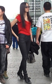 性感包臀黑牛少妇