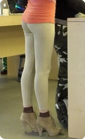 老外就是强悍,这样的翘臀让人很无语