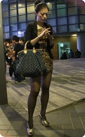 包臀小短裙少妇