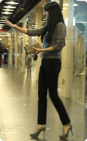 高跟长腿少妇,风骚的身材