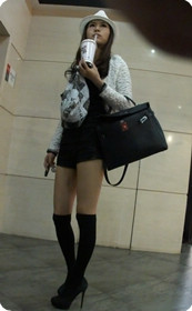 长腿细高跟少妇