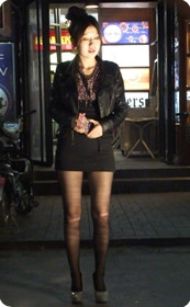 小黑丝冬天穿这么少