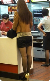 没有人愿意抗拒黑丝高跟的诱惑