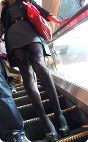 很像某位大明星呢,意淫完美的黑丝美腿