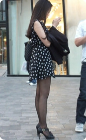 猛男身边总有一个风骚的黑丝美女