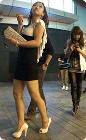 小高跟白腿少妇