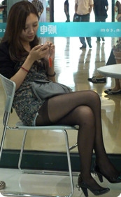 最佳角度看黑丝美女,既然说黄色段子