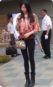 长腿包臀布裤少妇