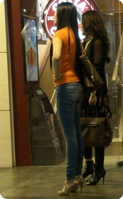 包臀超紧牛仔大屁股少妇