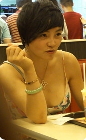 短发丰满成熟少妇