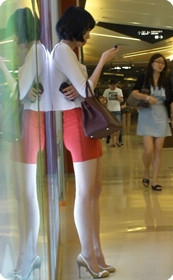 商场红裙少妇