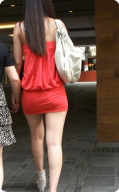 短裙翘臀这样的极品还被