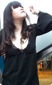 丰满小姐穿着像睡衣