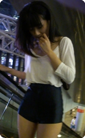 超性感包臀热裤小妹