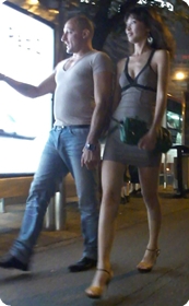 灰裙细腰大屁股