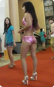 无语的街拍,不穿短裤的女人