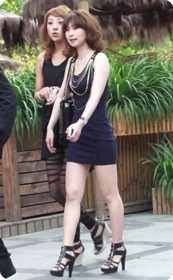 如今的丝袜款式好多,有人喜欢这样的吗