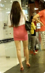 粉色超短裙,这样的臀部谁都想去摸