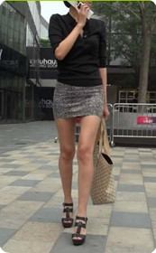 这该死的短裙少妇,在诱惑我犯罪