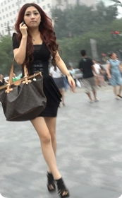 小高跟超短裙少妇