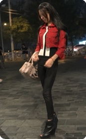 紧身裤少妇还自拍