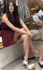 哇,美女,风光无限好