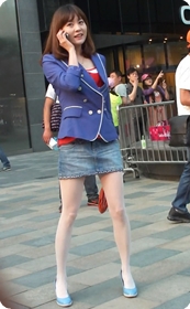 极品少妇,牛仔短裙搭丝袜,你受得了吗