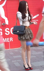 超短裙少妇,职场女性有魅力