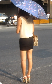 黑色小热裤翘臀高跟美女