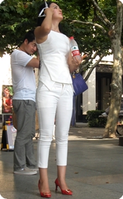 少妇紧身裤,翘臀诱惑