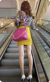 紧身小短裙性感长腿美女