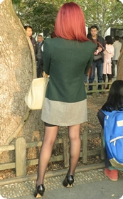 超短裙黑丝袜高跟美眉,性感迷人