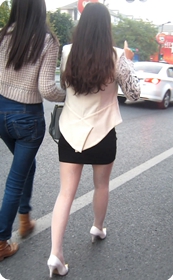 白丝高跟美女,这美腿够玩一晚上的了