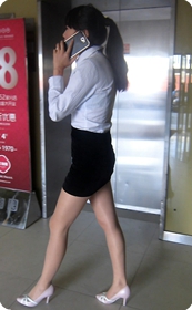 性感OL美眉无论身材还是相貌绝对无可挑剔