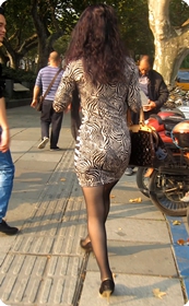 丰满翘臀,黑丝少妇,这身材真的够撩人