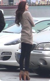 笑起来非常可爱的掏女郎,惹人喜欢