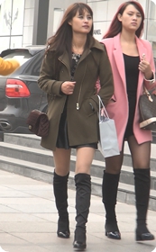 一对姐妹趴,一个黑丝性感一个肉丝清纯