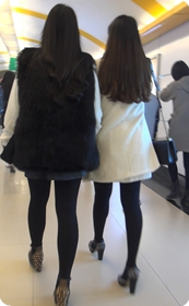 性感高跟少妇一对,身材十分火辣