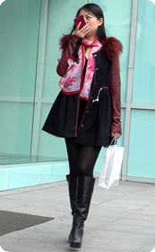 黑丝长靴美女今晚陪你睡要不要