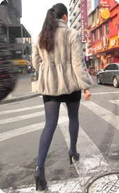 身材非常赞的灰丝少妇性感迷人