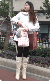 娃娃脸美女天使身材也挺好看的小美女