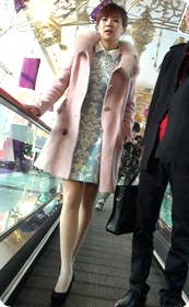 长相甜美清纯的美眉看看喜欢吗