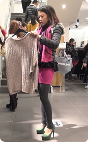 红色连衣裙少妇,腰条不错的哟