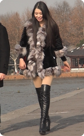 貂皮大衣长筒皮靴十分诱惑